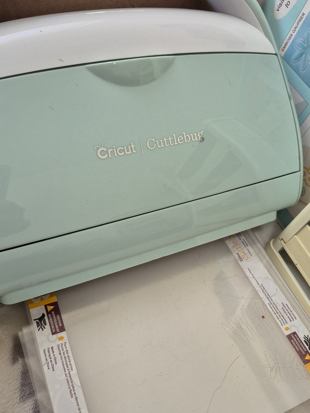 Cricut Cuttlebug Die Cutter in Mint Green and White